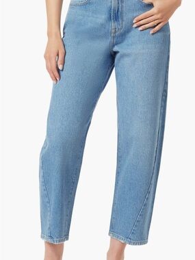 Kensie -The Jessica High Rise Cropped Barrel Jeans. Color: Brisbane (light blue)